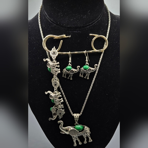 Unsigned Jewelry - Elephant Set Necklace Bracelet Earrings Silver Tone Green Acrylic Cabs